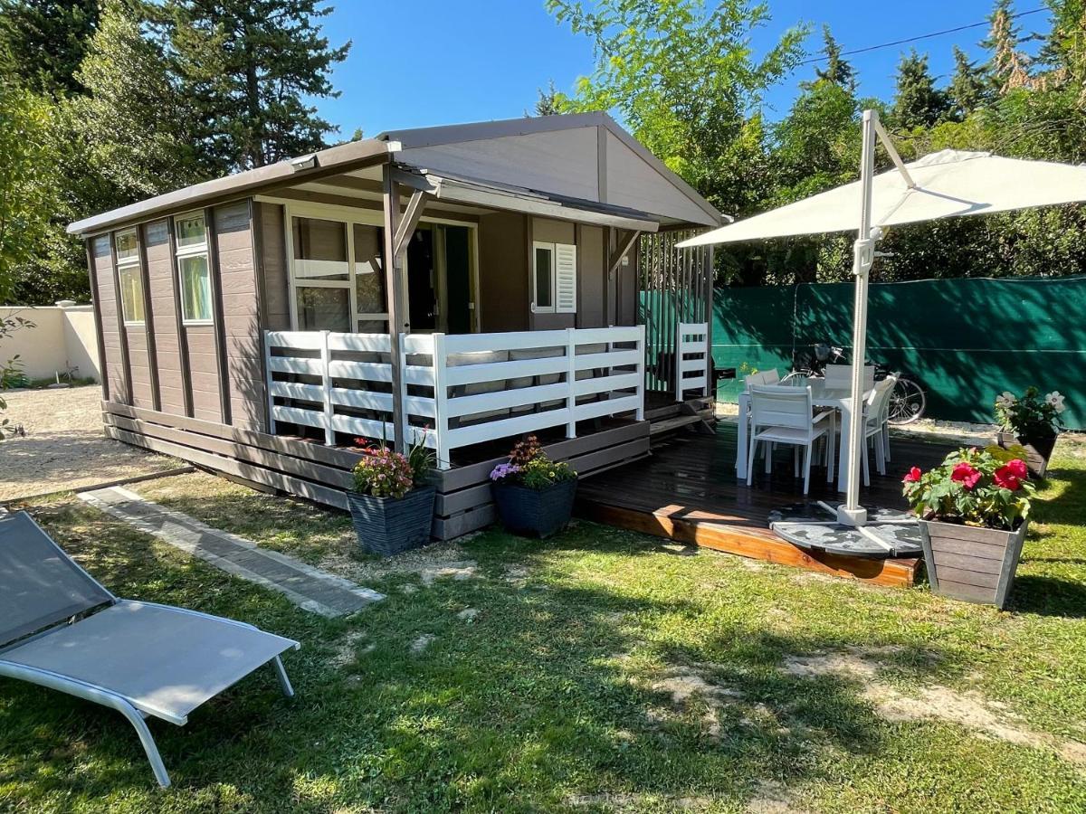 Avignon, Joli Chalet En Campagne Tres Proche De La Ville Экстерьер фото